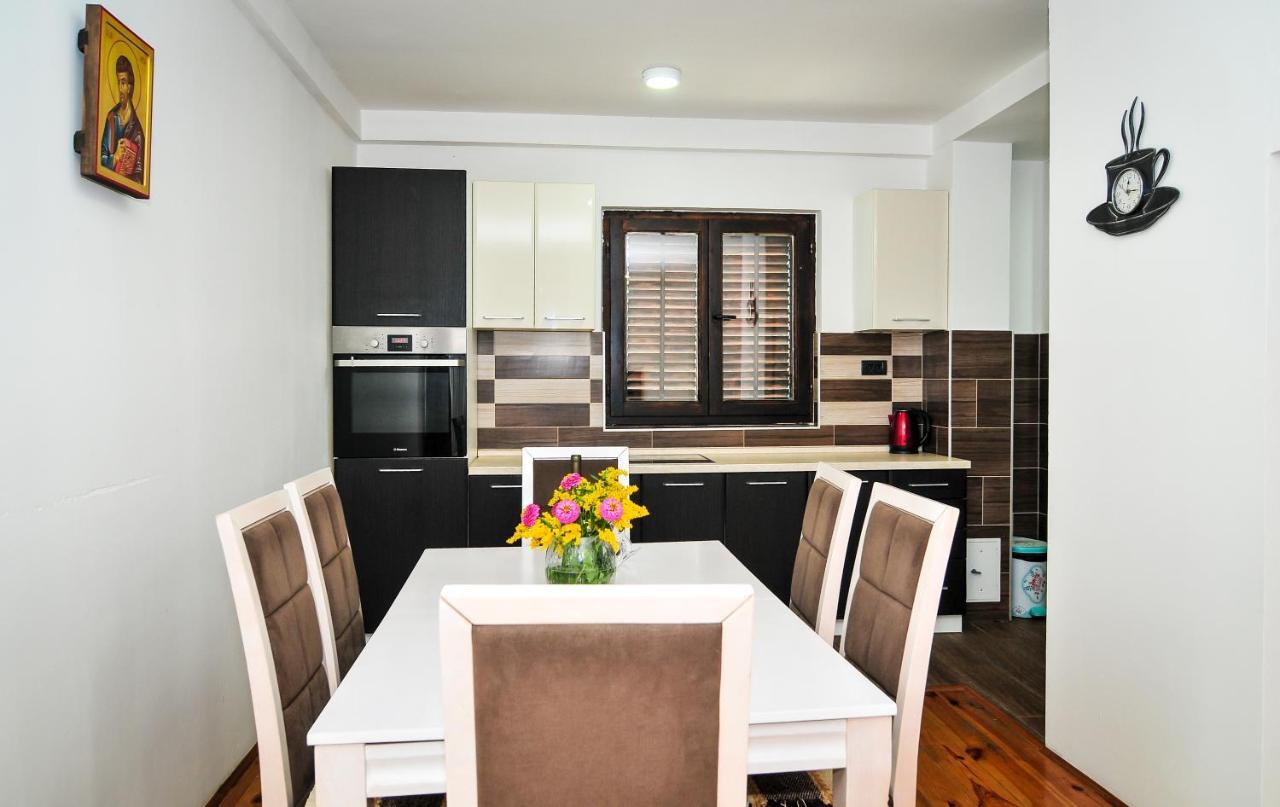 Milosavljevic Apartments Τίβατ Εξωτερικό φωτογραφία