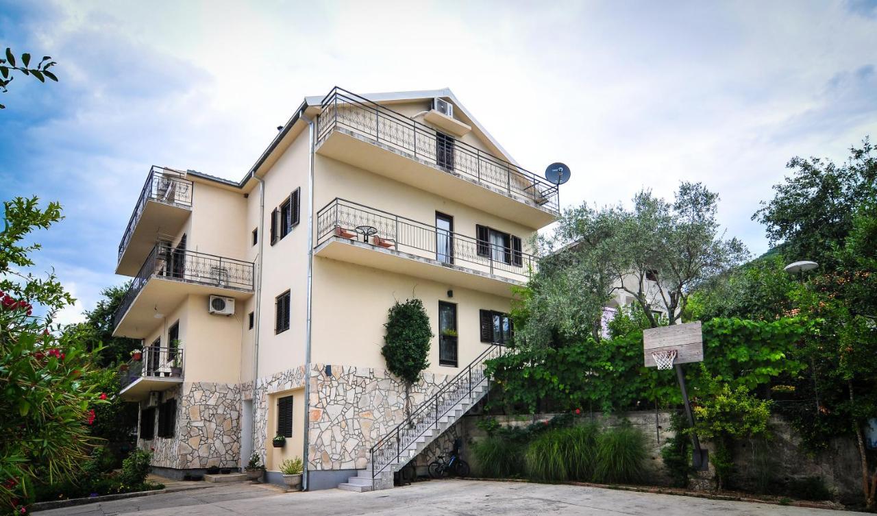 Milosavljevic Apartments Τίβατ Εξωτερικό φωτογραφία
