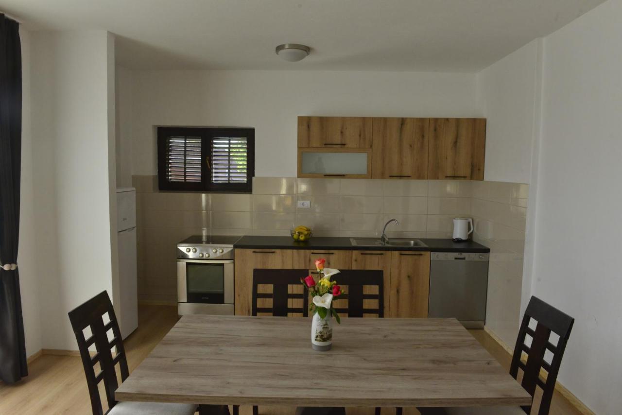 Milosavljevic Apartments Τίβατ Εξωτερικό φωτογραφία