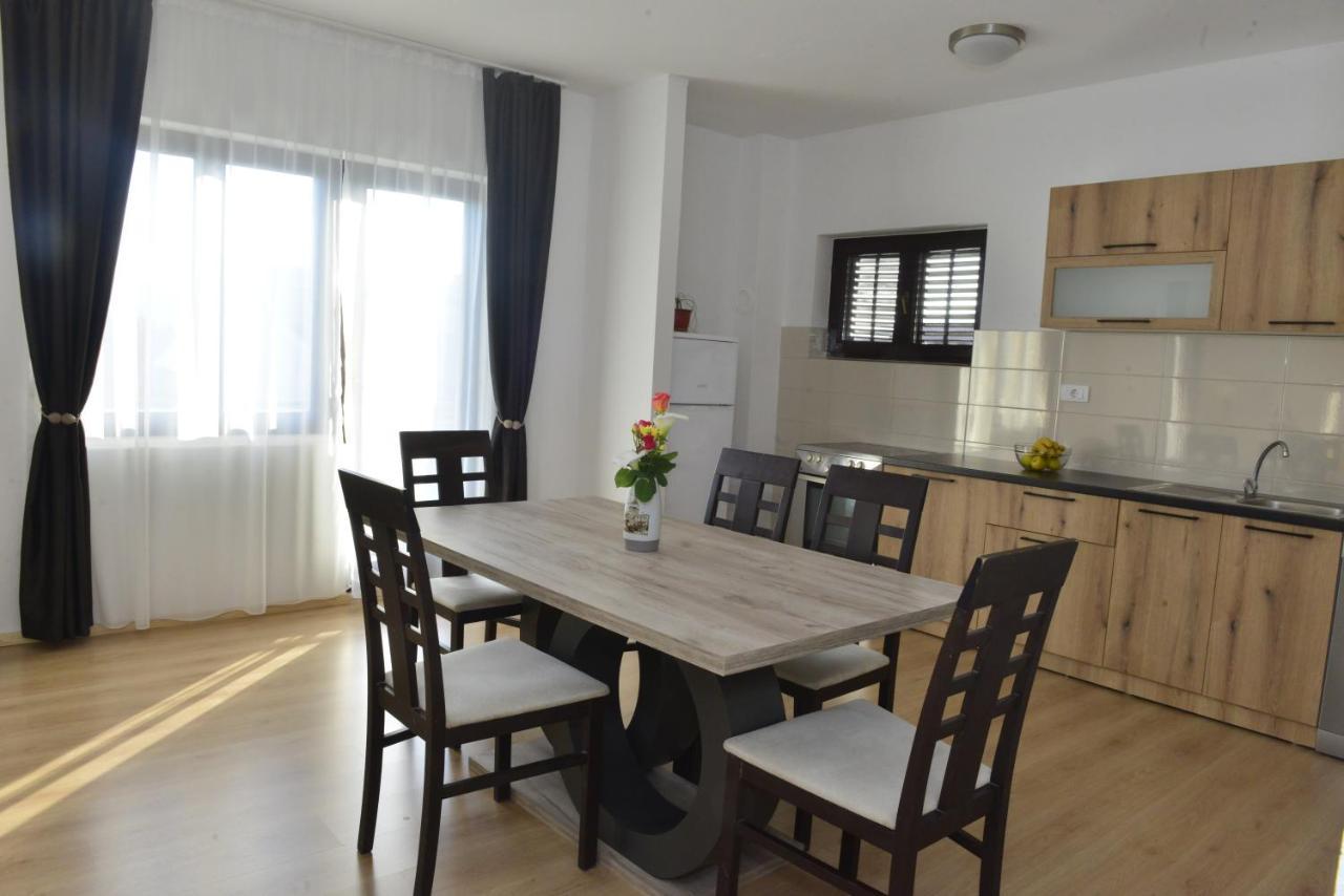 Milosavljevic Apartments Τίβατ Εξωτερικό φωτογραφία